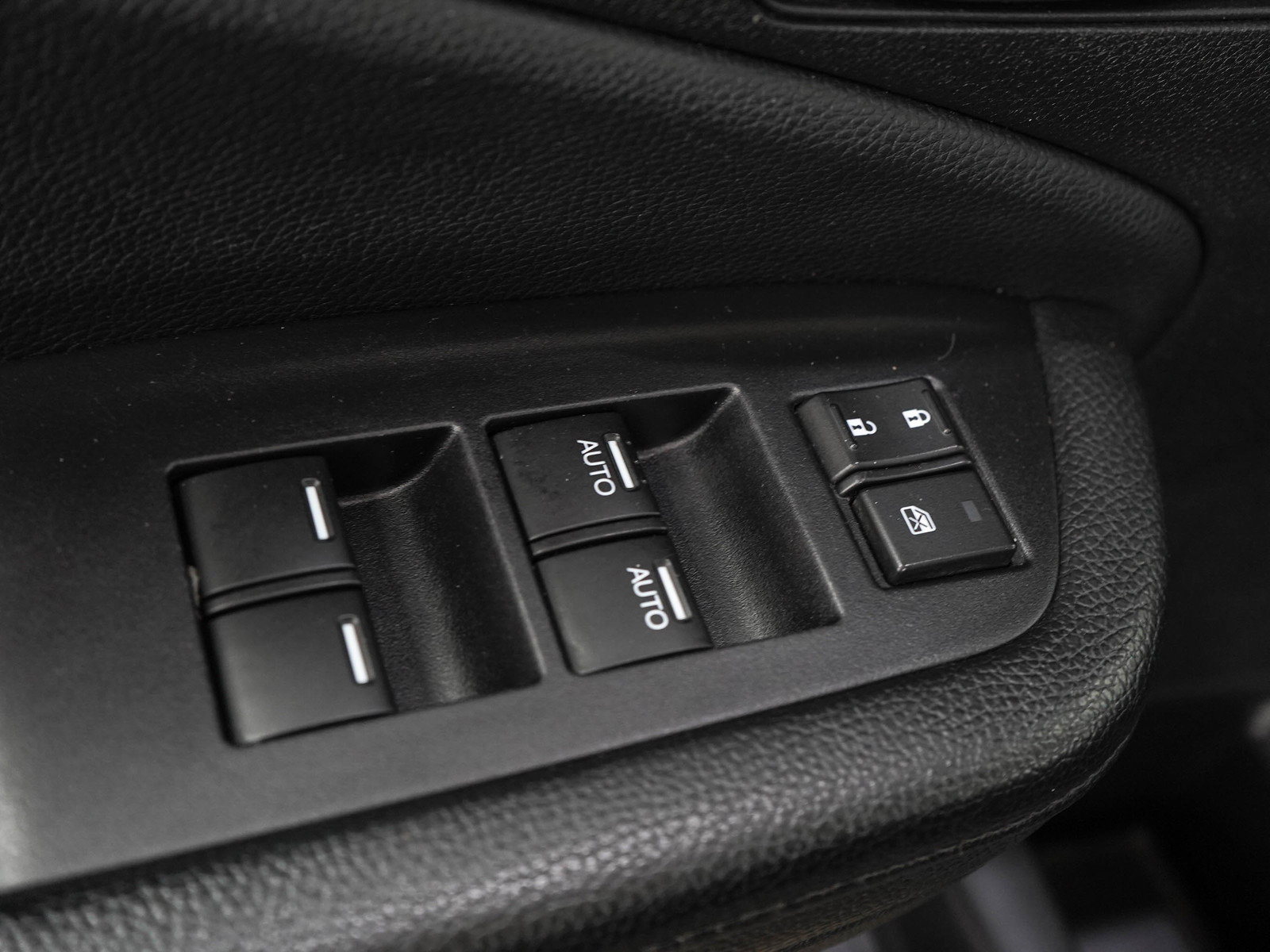 Used 2017 Honda Pilot Touring image 24