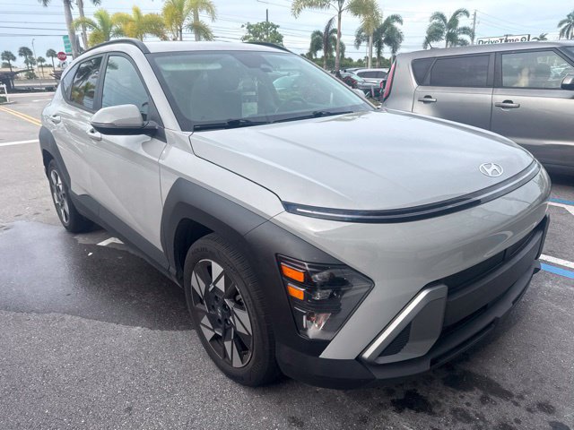 Used 2024 Hyundai Kona SEL FWD image 3