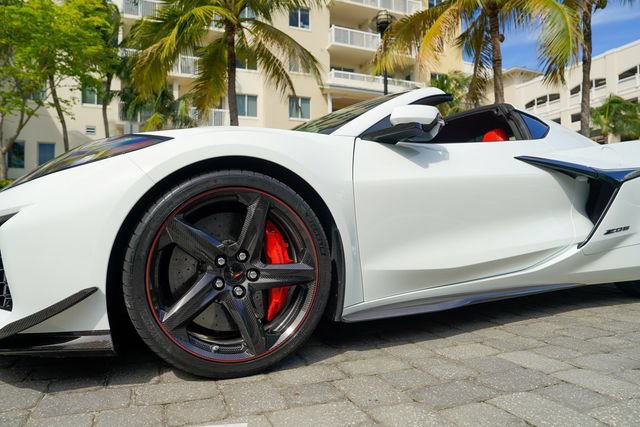 Used 2024 Chevrolet Corvette Z06 w/ Z07 Performance Package RWD image 12