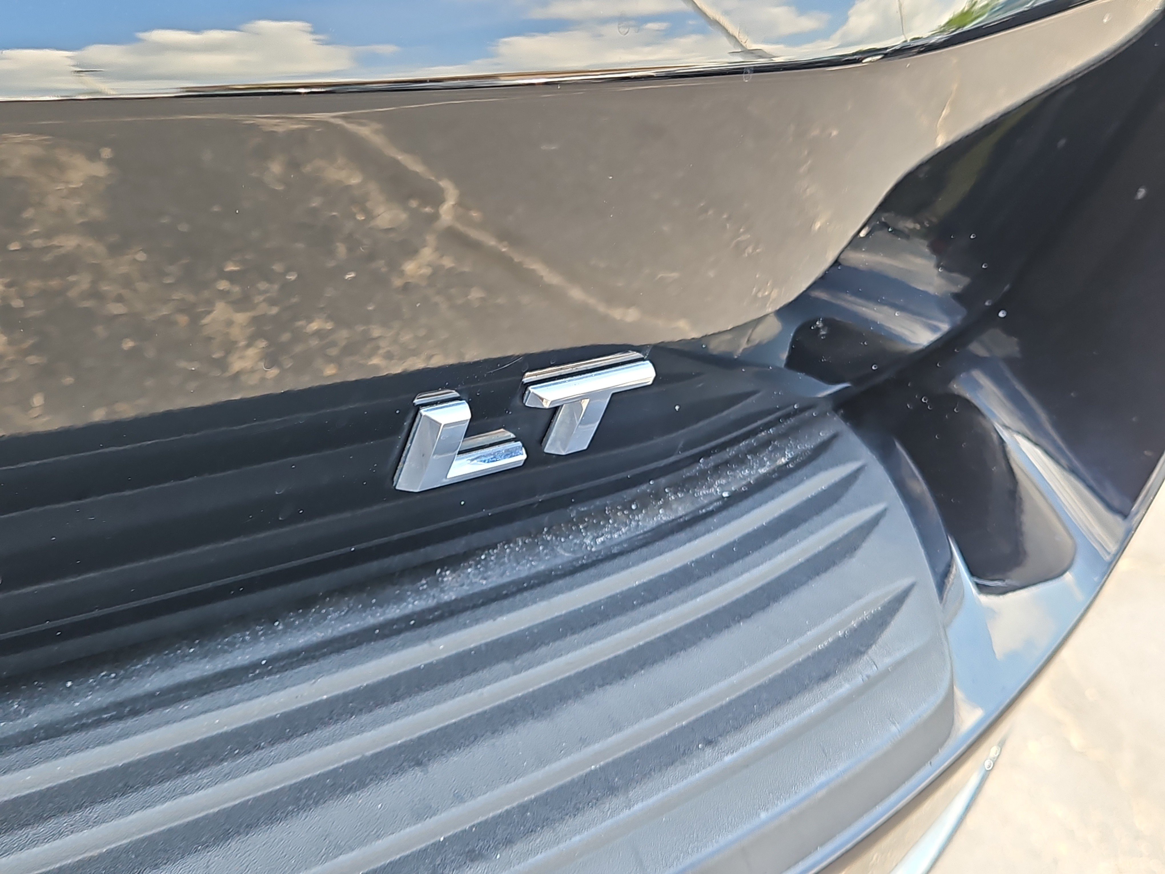 Used 2022 Chevrolet Suburban LT AWD/4WD image 6