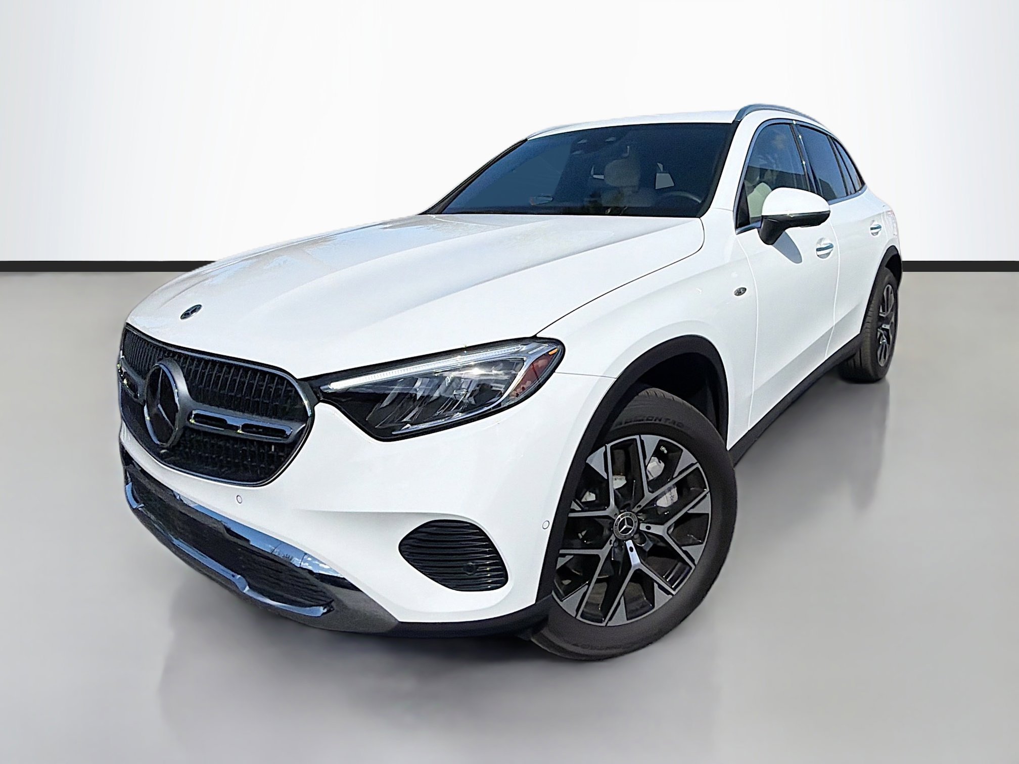 Used 2025 Mercedes-Benz GLC 350e 4MATIC image 1