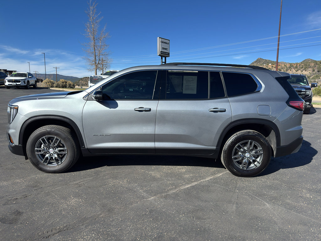 Used 2026 GMC Acadia Elevation image 4