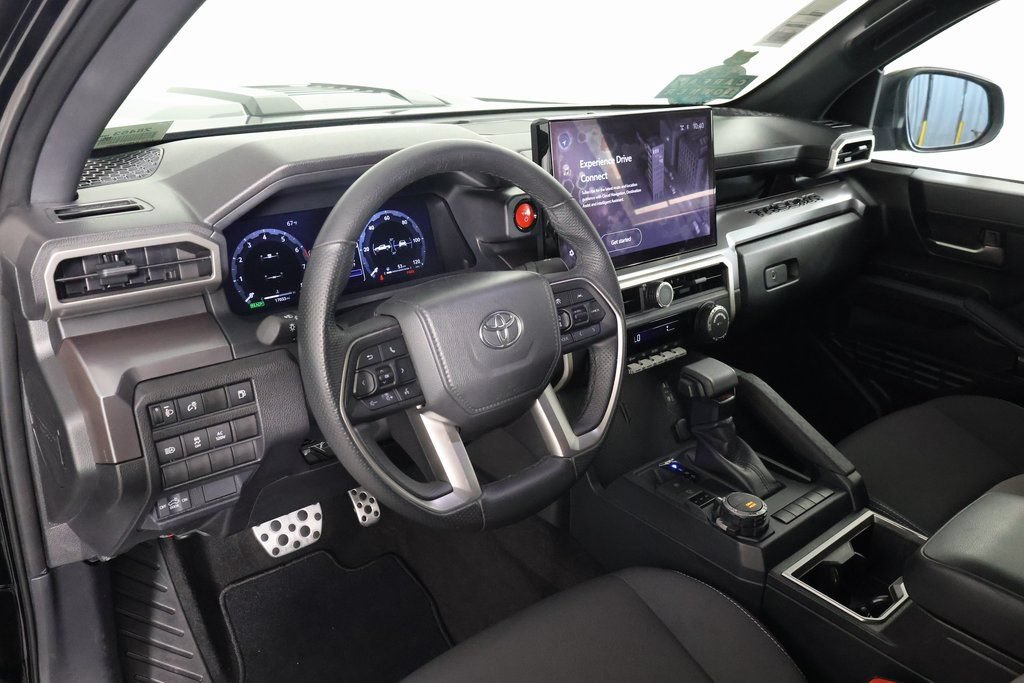 Used 2025 Toyota Tacoma TRD Sport AWD/4WD image 7