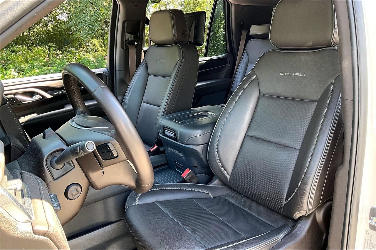 Used 2023 GMC Yukon Denali w/ Denali Reserve Package AWD/4WD image 18