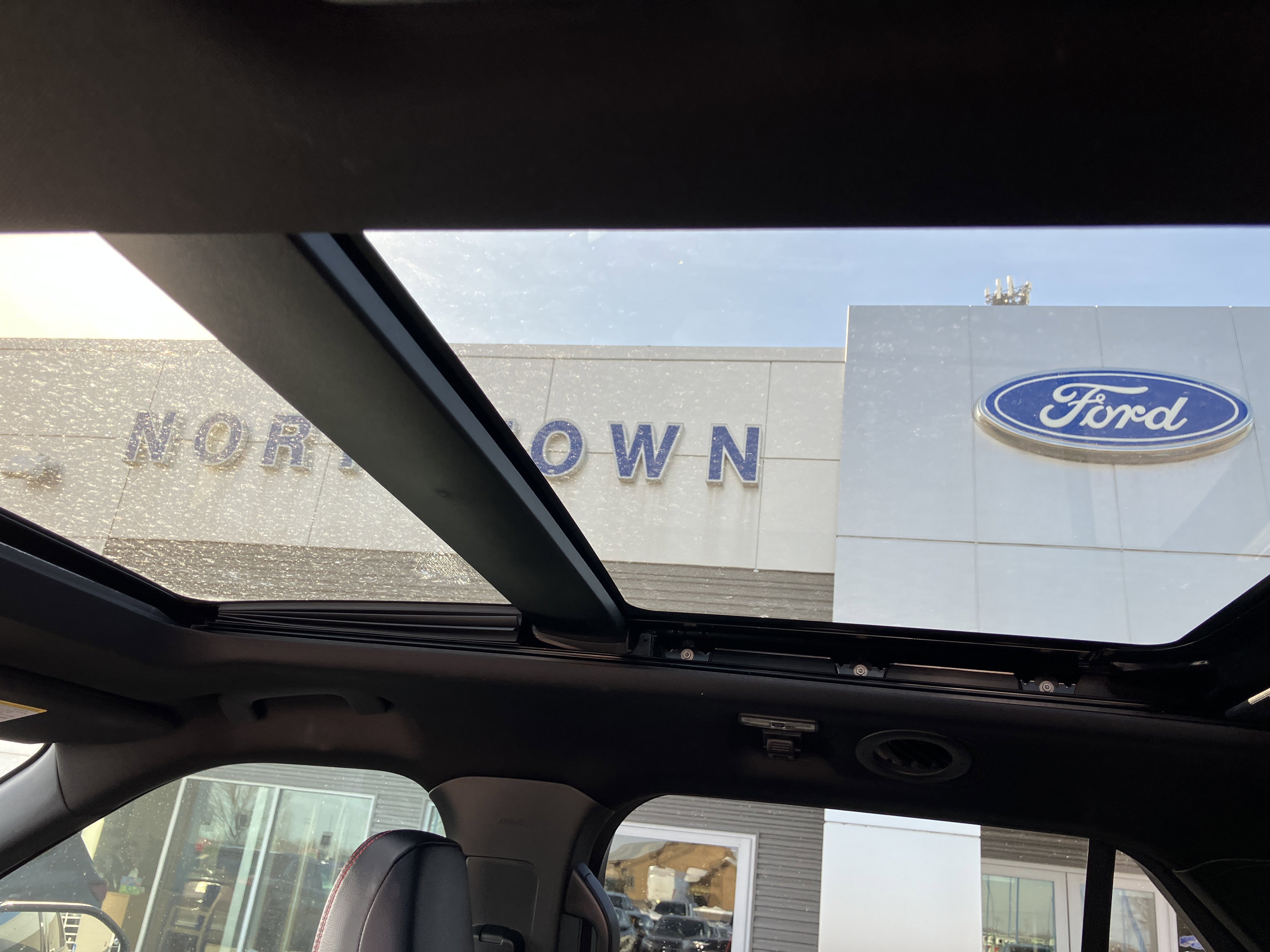 Used 2023 Ford Explorer ST-Line w/ Class IV Trailer Tow Package AWD/4WD image 22