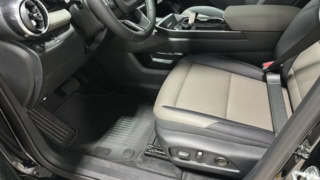 New 2027 Chevrolet Equinox LT w/ Convenience Package II FWD image 7