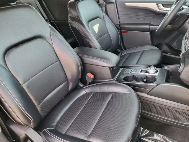 Used 2022 Ford Escape SEL w/ Class II Trailer Tow Package image 4