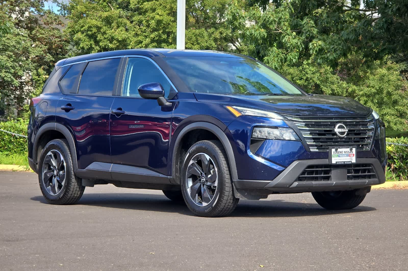 Used 2025 Nissan Rogue SV AWD/4WD image 9