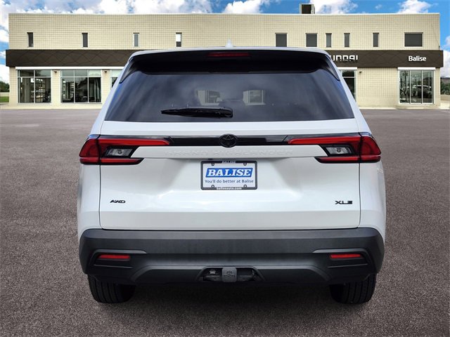 Used 2024 Toyota Grand Highlander XLE image 4