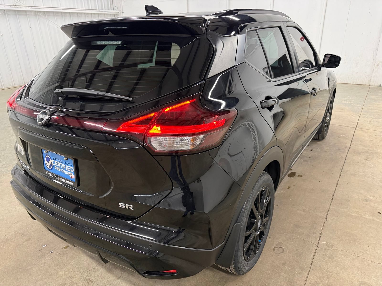 Used 2024 Nissan Kicks SR w/ SR Premium Package FWD image 8