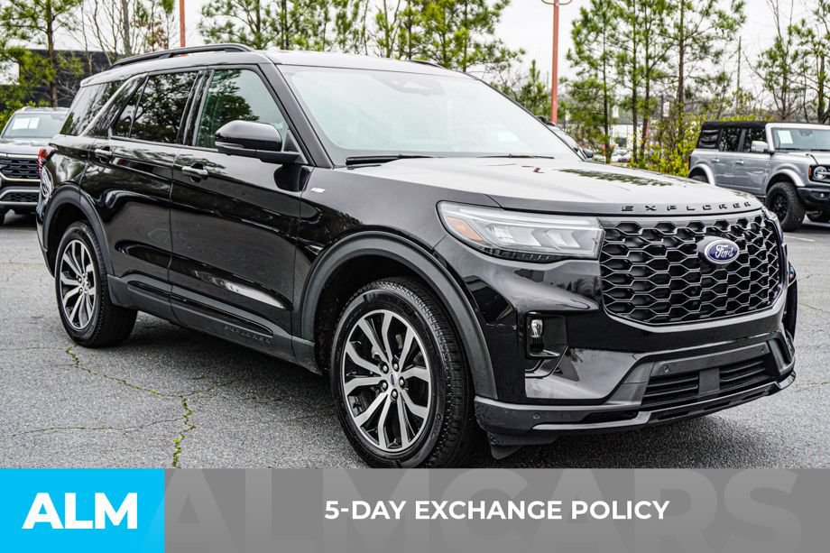 Used 2025 Ford Explorer ST-Line AWD/4WD image 3