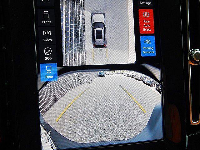 Used 2026 Volvo XC40 B5 Plus w/ Protection Package Premier AWD/4WD image 22
