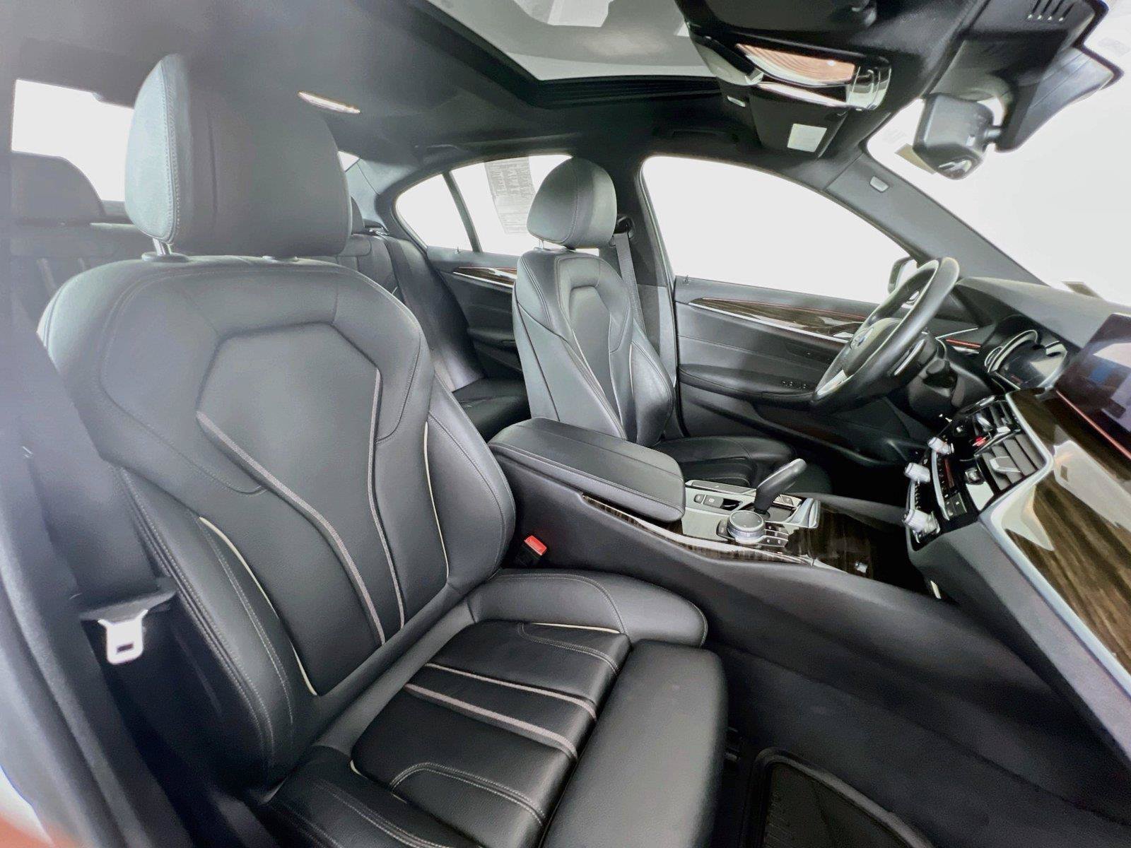 Used 2019 BMW 540i xDrive AWD/4WD image 28
