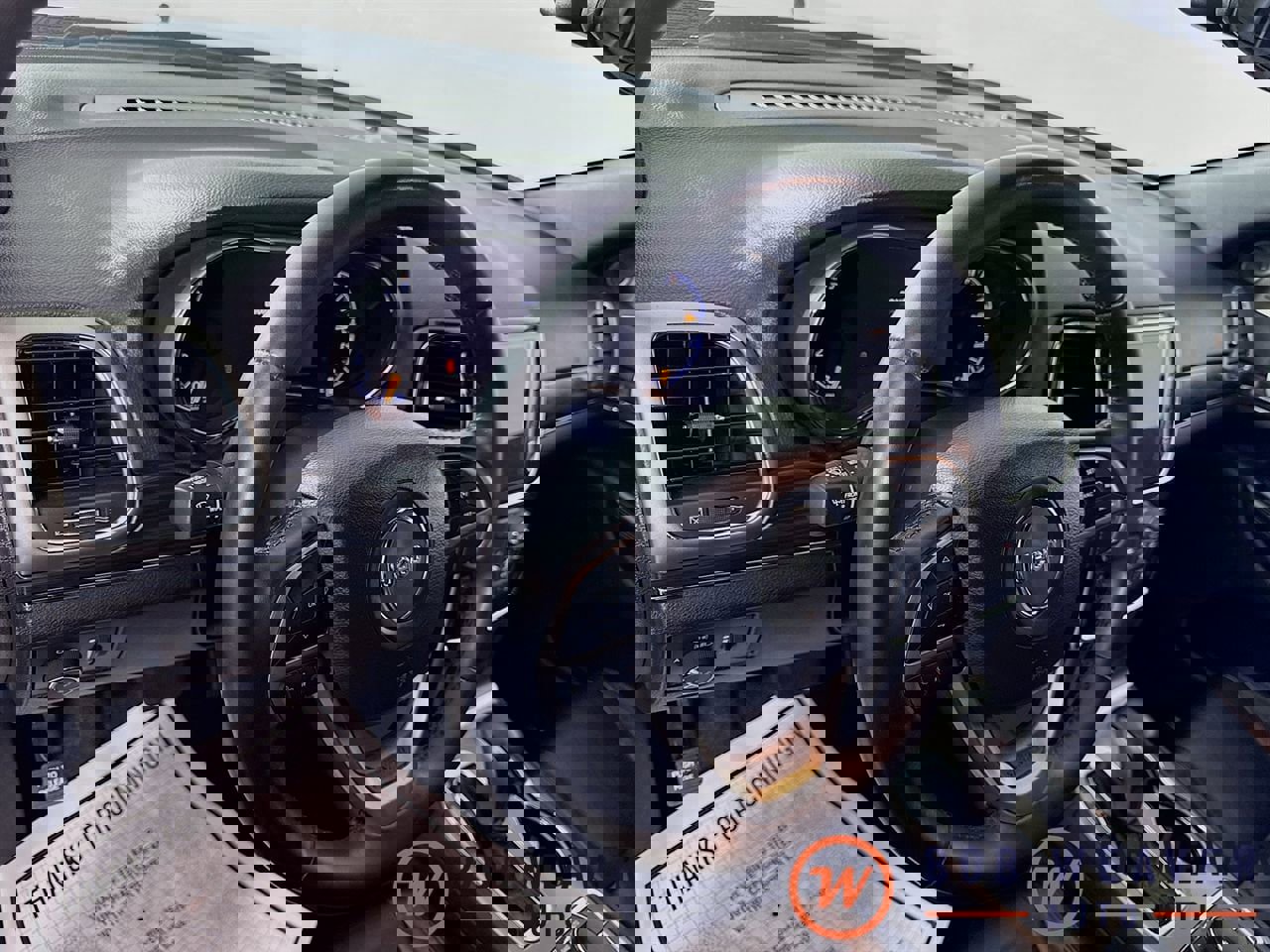 Used 2022 Jeep Grand Cherokee Limited image 9