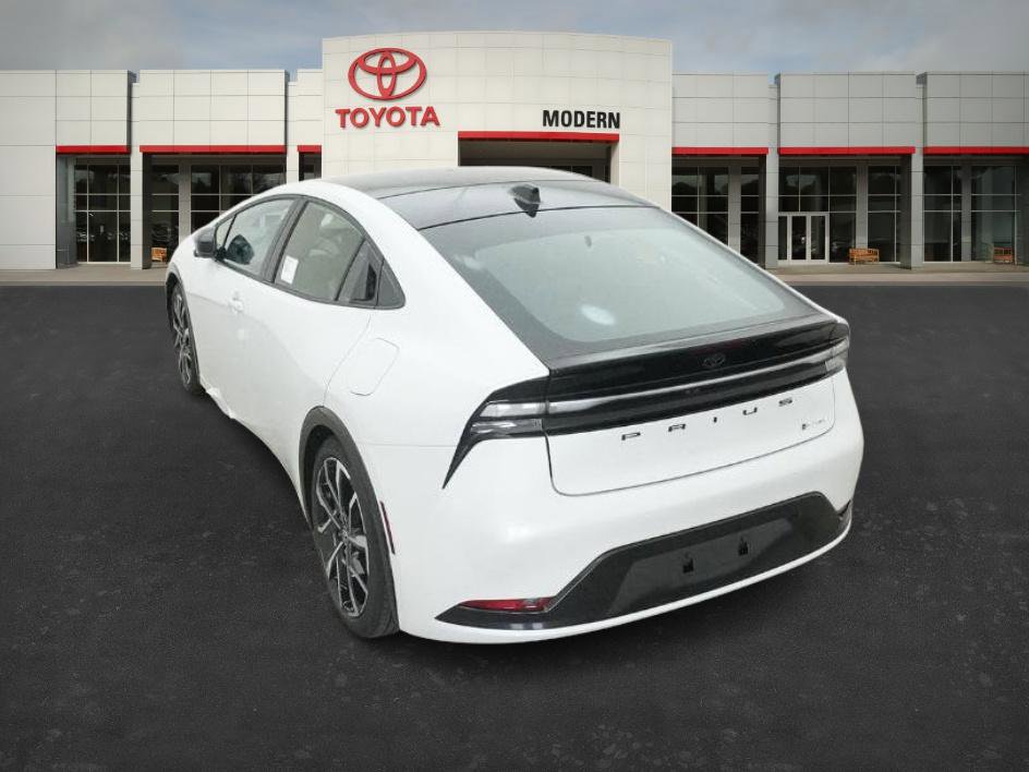New 2026 Toyota Prius Plug-In Hybrid FWD image 16