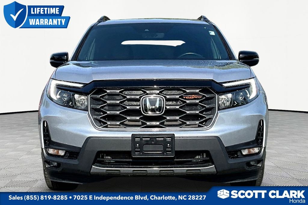 Used 2023 Honda Passport TrailSport image 2