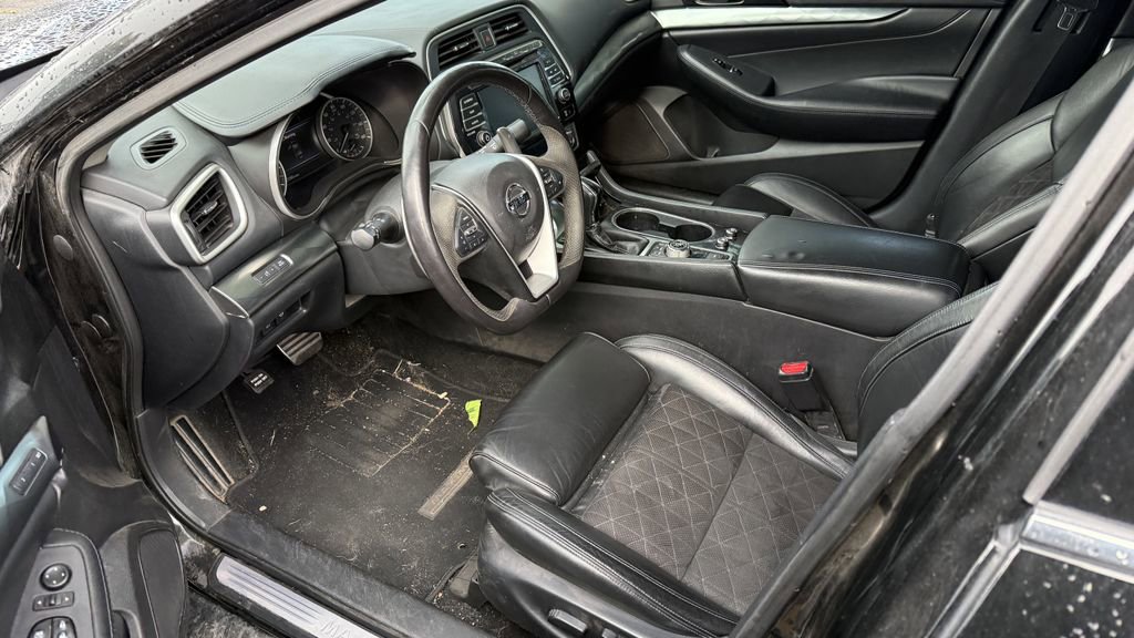 Used 2018 Nissan Maxima SR w/ Midnight Edition FWD image 3
