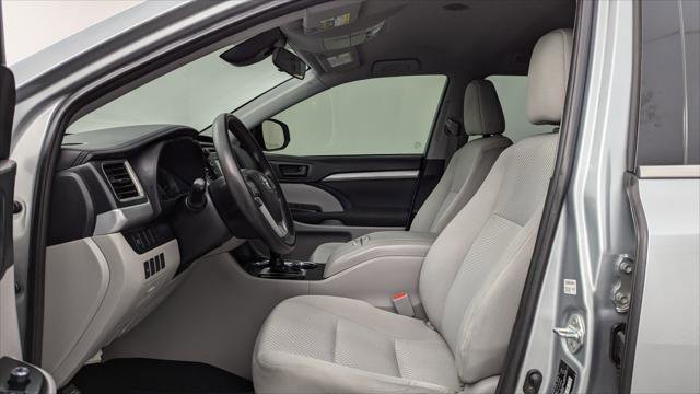 Used 2019 Toyota Highlander LE image 14