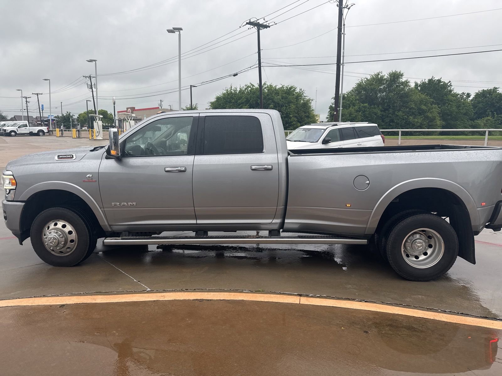 Used 2020 RAM 3500 Laramie AWD/4WD image 7