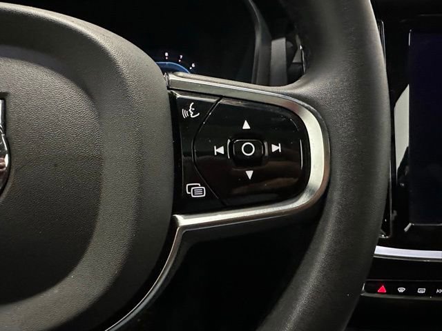 Used 2023 Volvo V60 B5 Cross Country Plus image 13