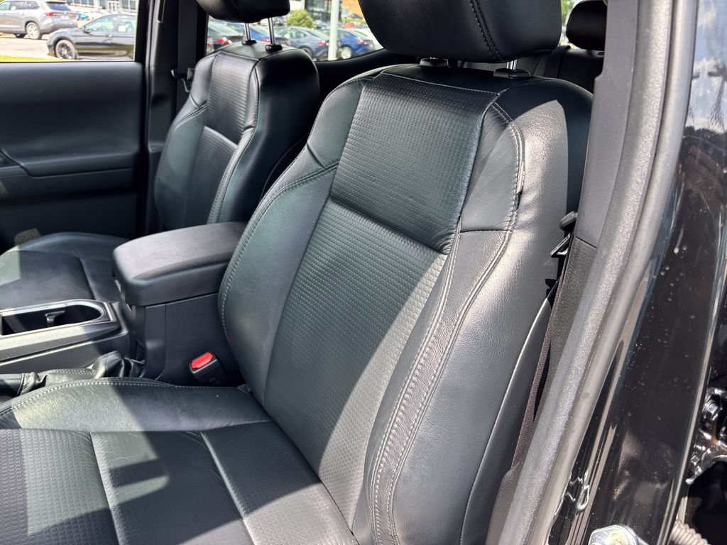 Used 2021 Toyota Tacoma TRD Sport w/ TRD Premium Sport Package AWD/4WD image 24