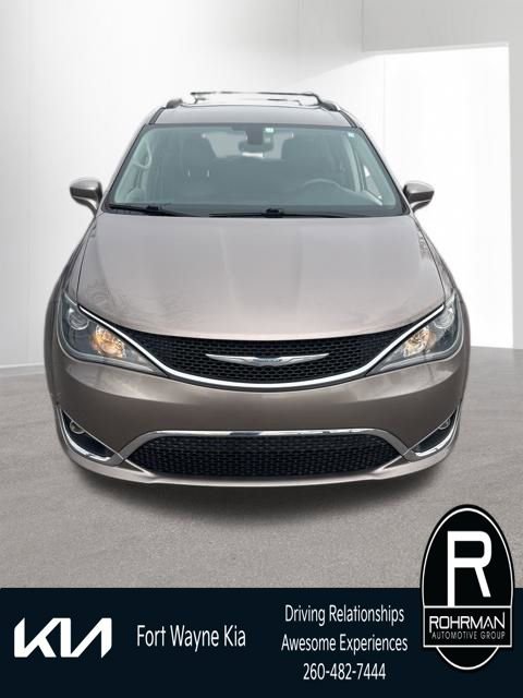 Used 2017 Chrysler Pacifica Touring-L Plus w/ Tire & Wheel Group image 10