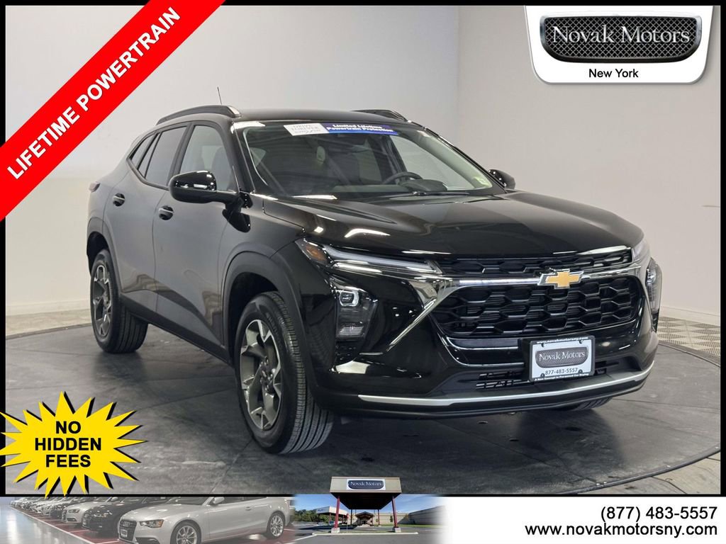 Used 2025 Chevrolet Trax LT w/ Driver Confidence Package image 1