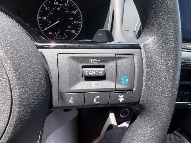 Used 2023 Nissan Rogue SV AWD/4WD image 19