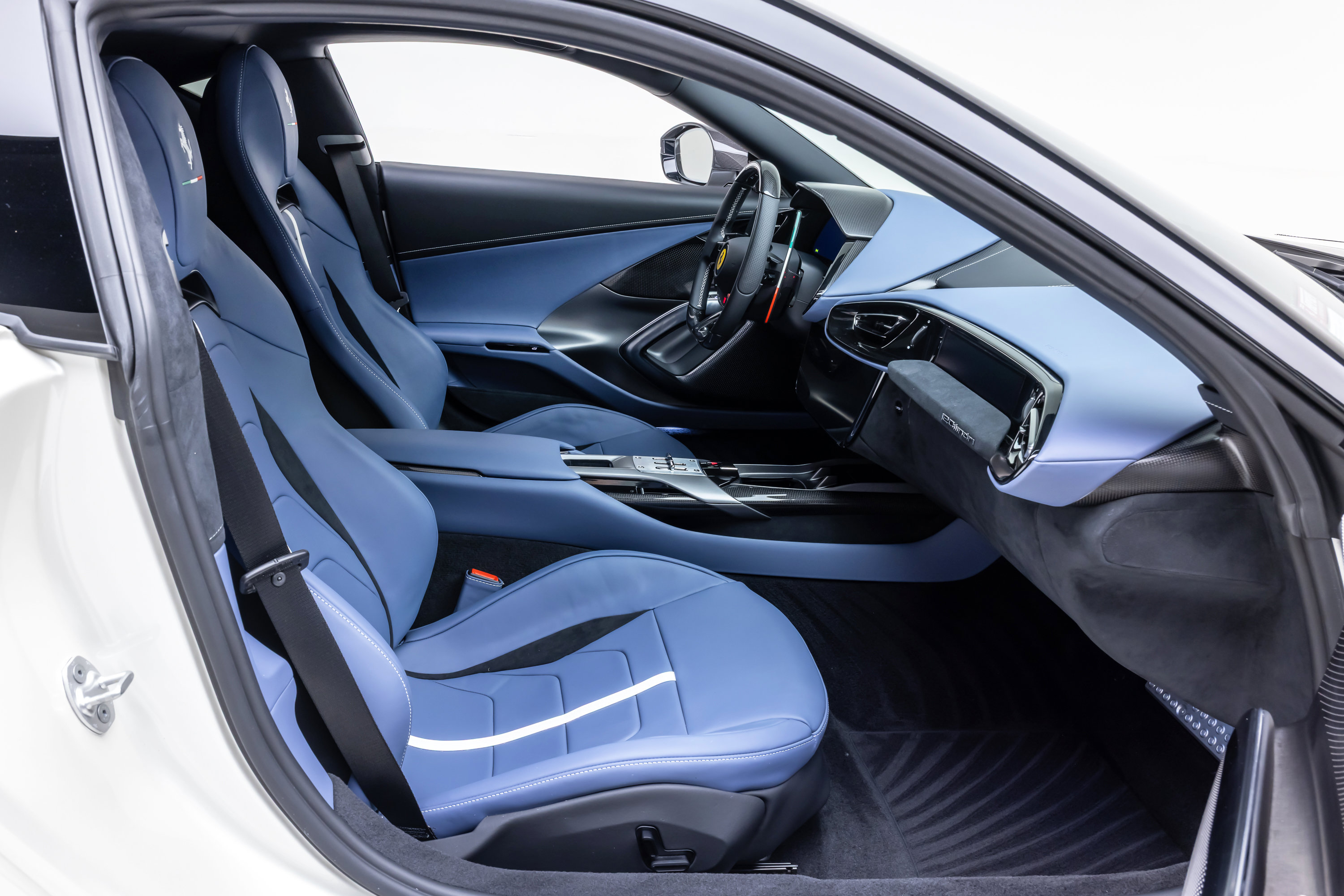 Used 2025 Ferrari 12Cilindri RWD image 31