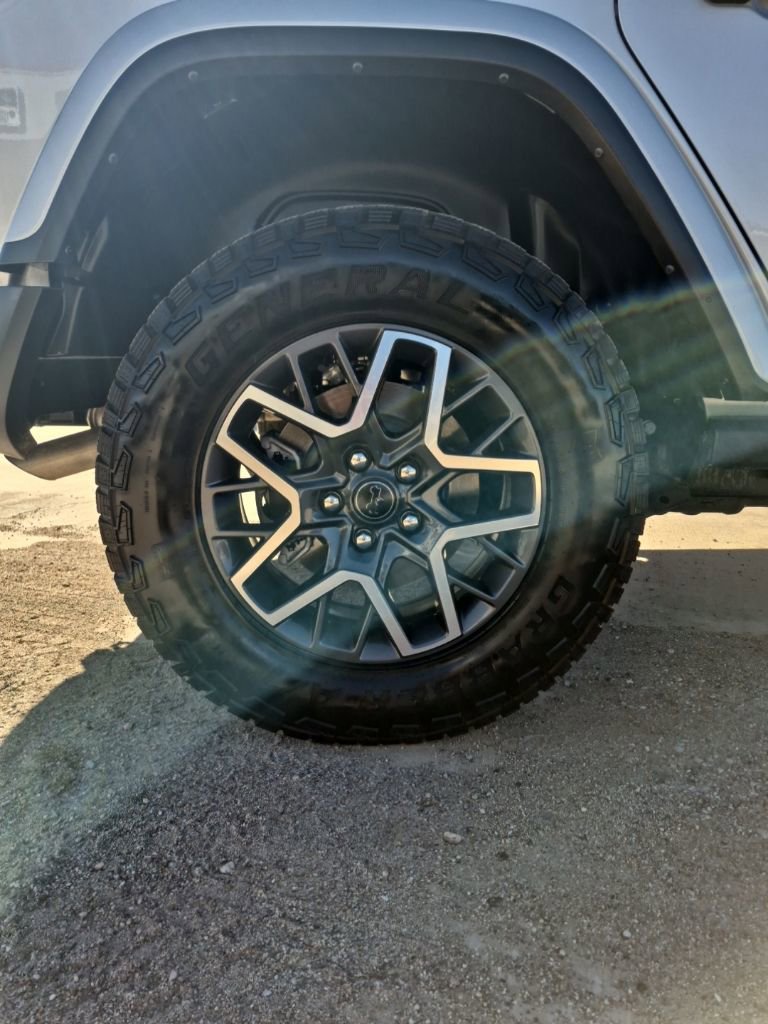 Used 2024 Jeep Wrangler Sahara w/ Technology Group image 12