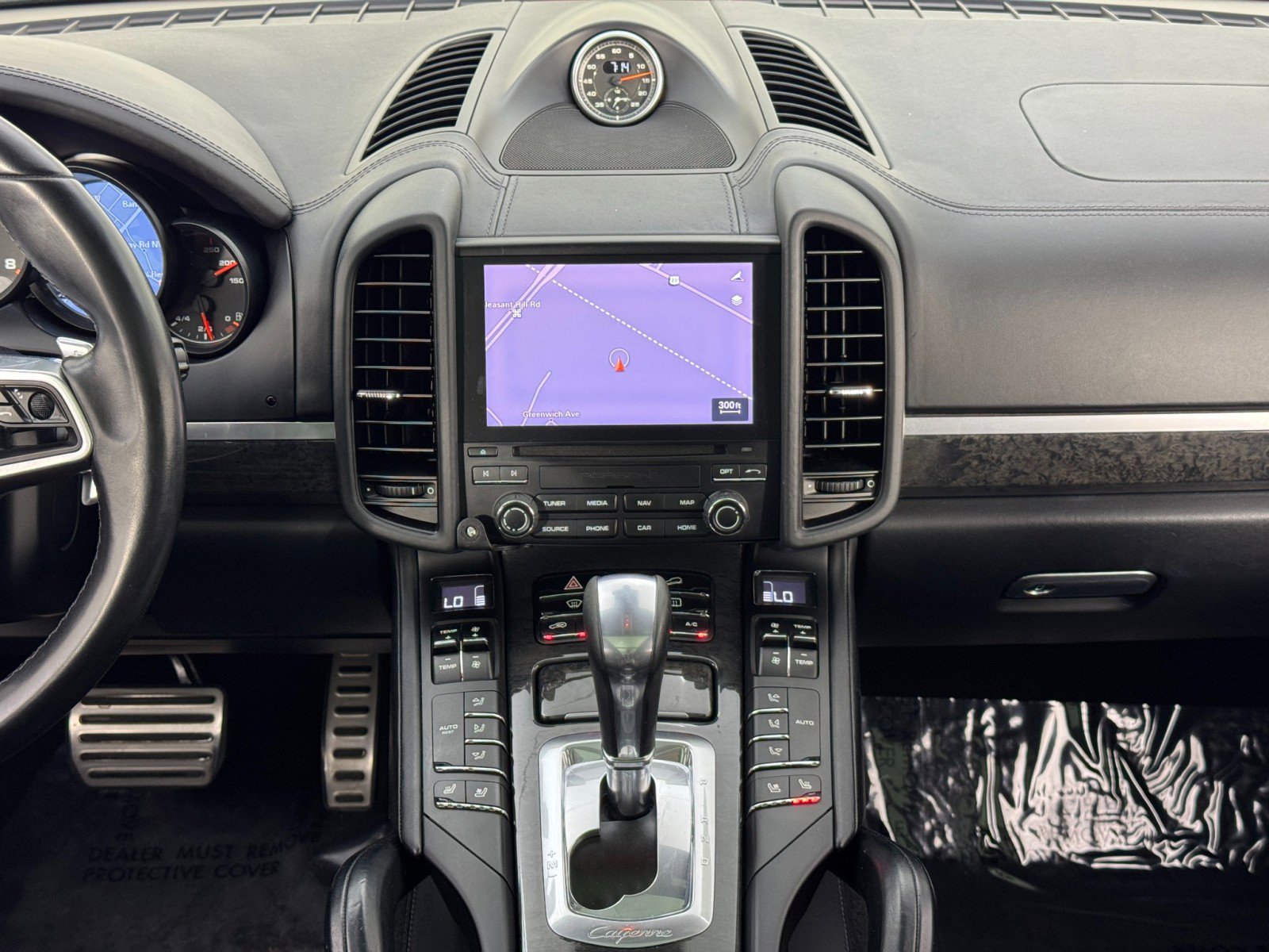 Used 2017 Porsche Cayenne Turbo image 23