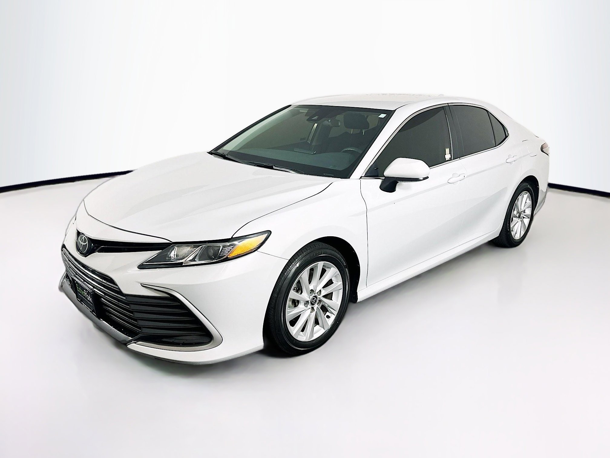 Used 2024 Toyota Camry LE FWD image 3