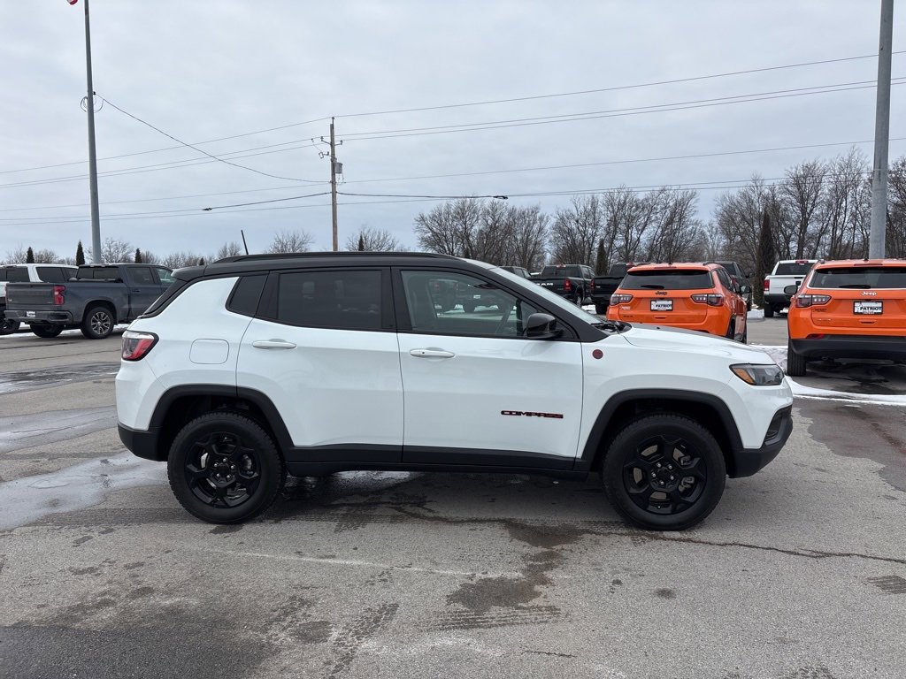 Used 2023 Jeep Compass Trailhawk image 2