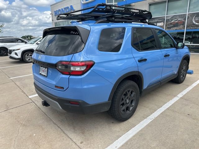 Certified 2025 Honda Pilot TrailSport image 3