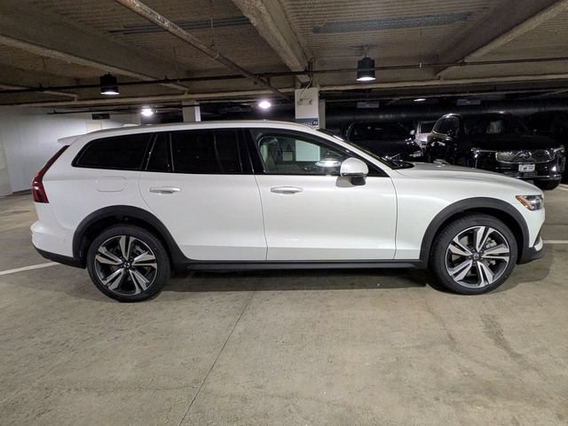 New 2026 Volvo V60 B5 Cross Country Plus w/ Protection Package Premier AWD/4WD image 2