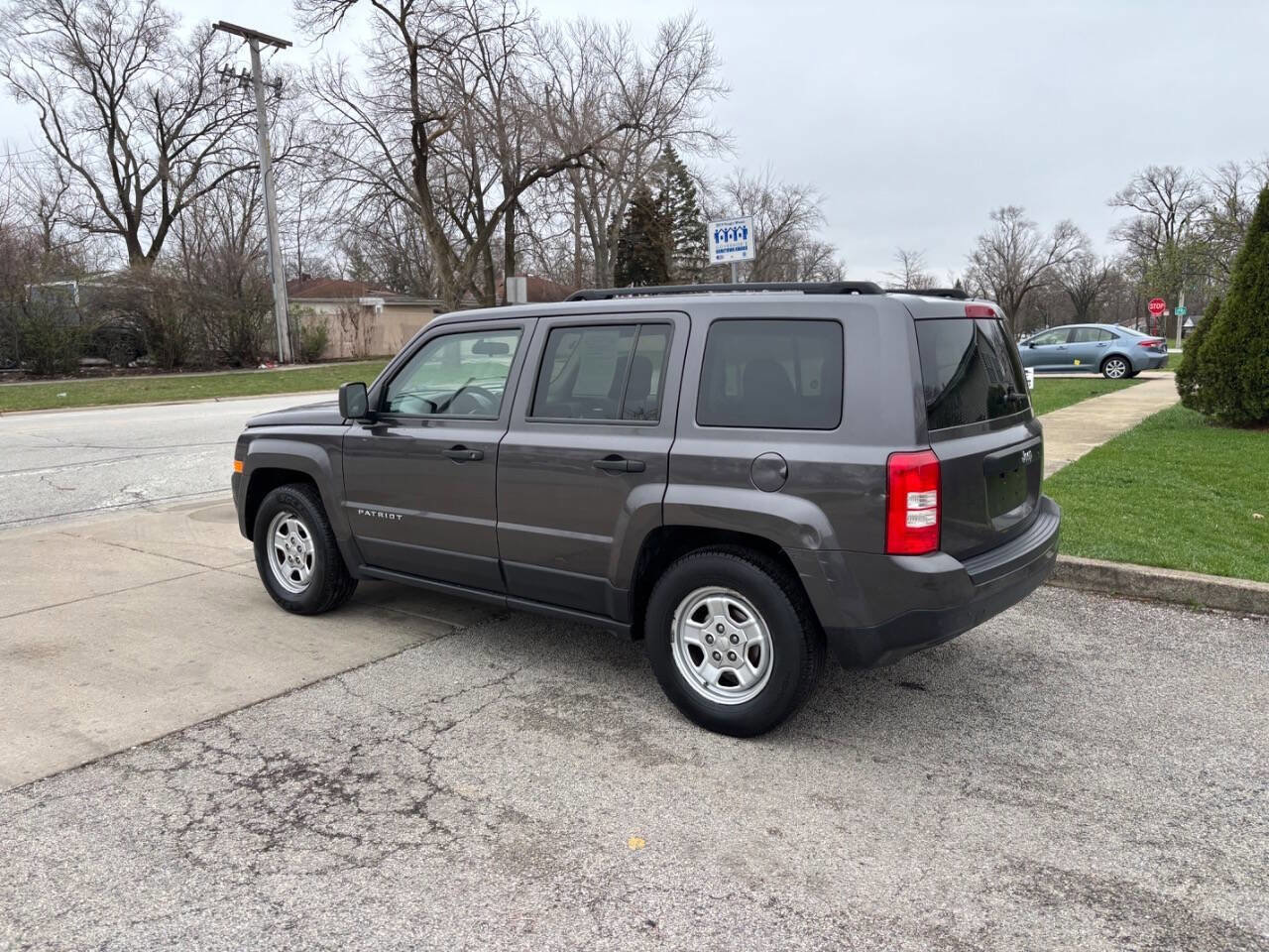 Used 2015 Jeep Patriot Sport image 14