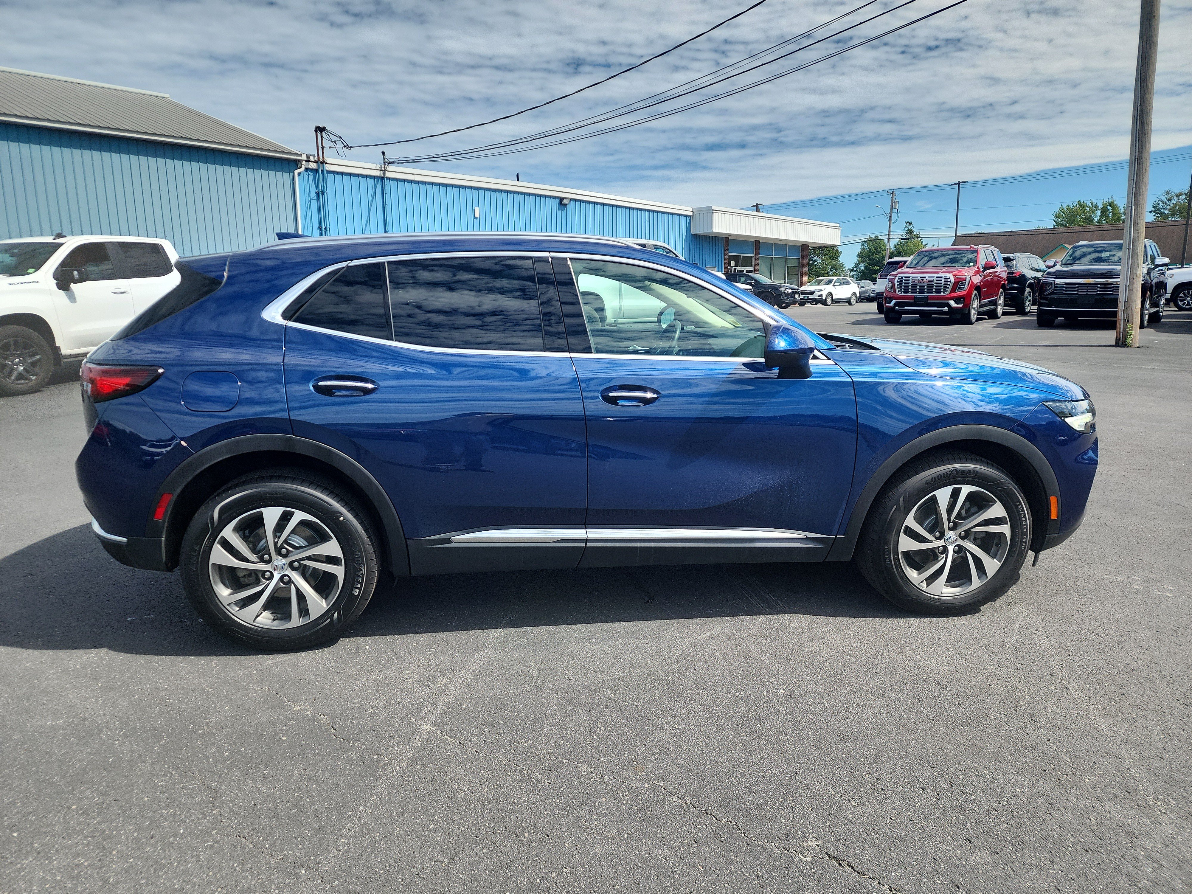 Certified 2022 Buick Envision Essence w/ Safety Package AWD/4WD image 9