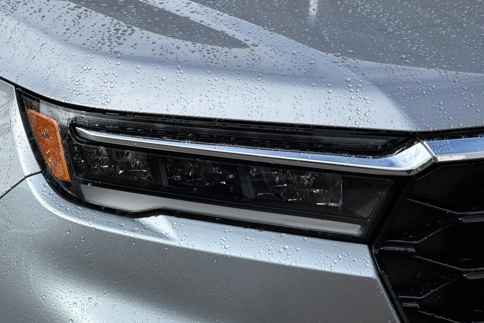 Certified 2025 Honda Pilot Touring image 11