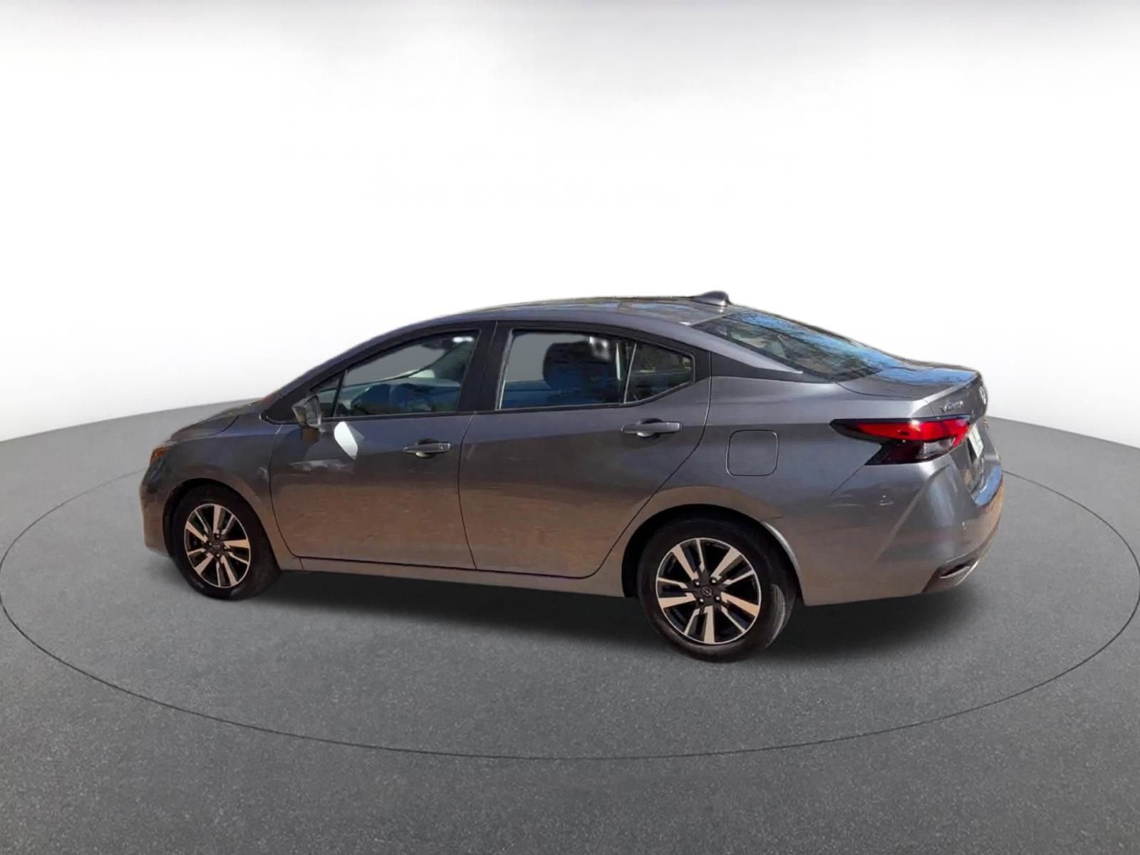 Used 2025 Nissan Versa SV FWD image 10