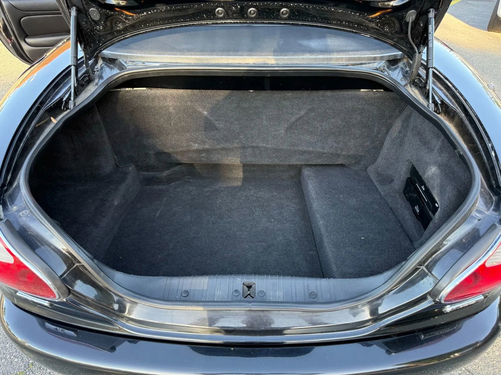 Used 2004 Jaguar XK8 Convertible RWD image 20