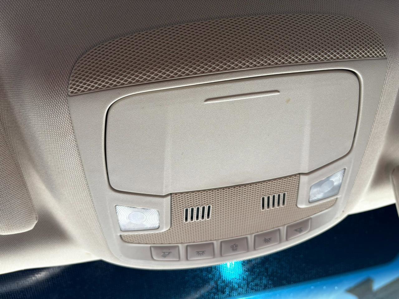 Used 2016 Ford Edge SE FWD image 25