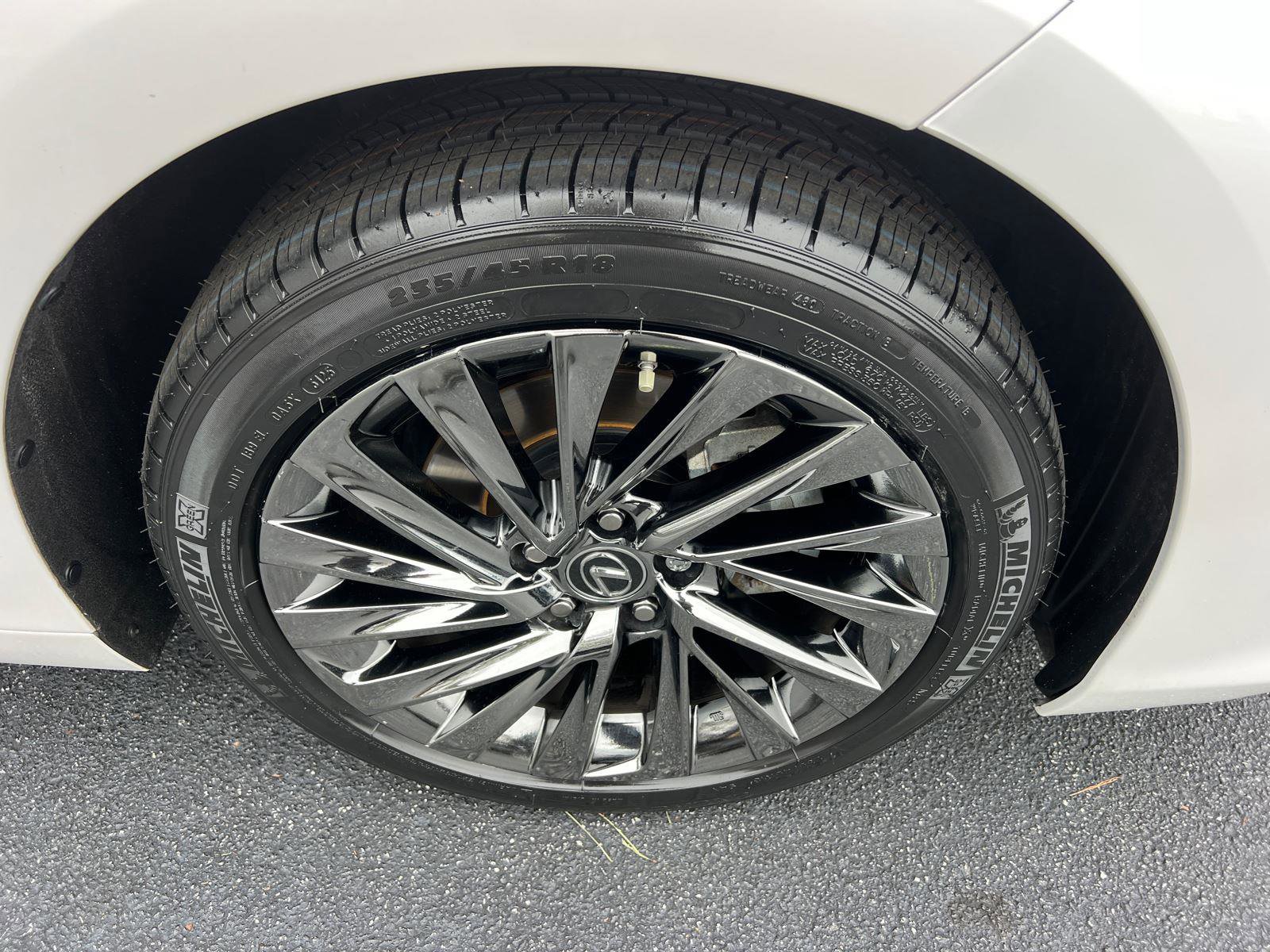 Used 2024 Lexus ES 350 w/ Technology Package image 13