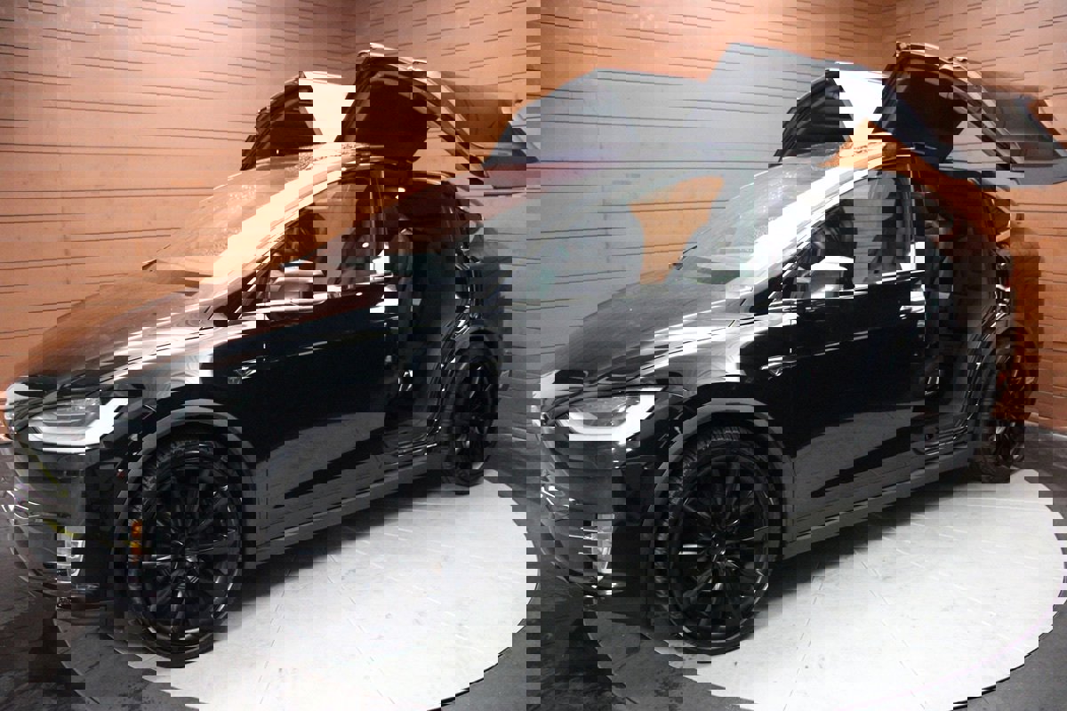 Used 2020 Tesla Model X image 6