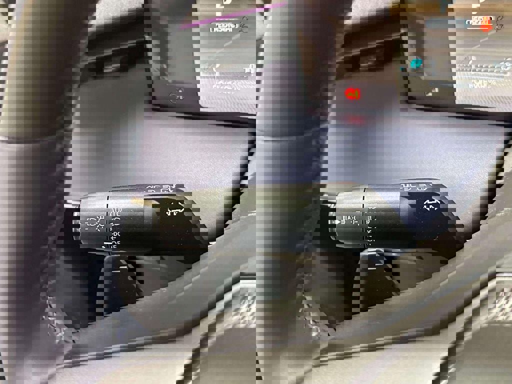 New 2026 Nissan Leaf Platinum+ w/ Floor Mat Package (Platinum+) image 24