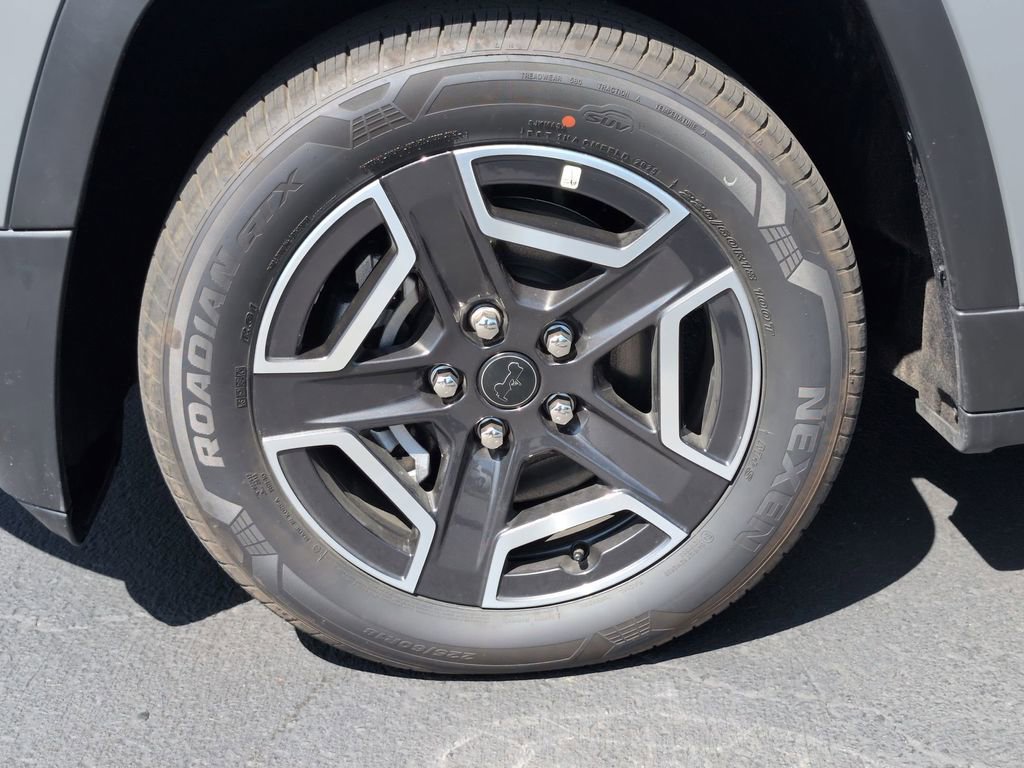 New 2026 Jeep Cherokee Laredo AWD/4WD image 9