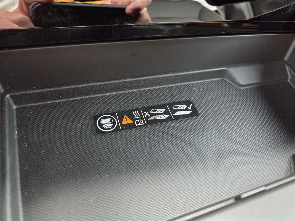 Used 2025 Chevrolet Suburban Premier image 31