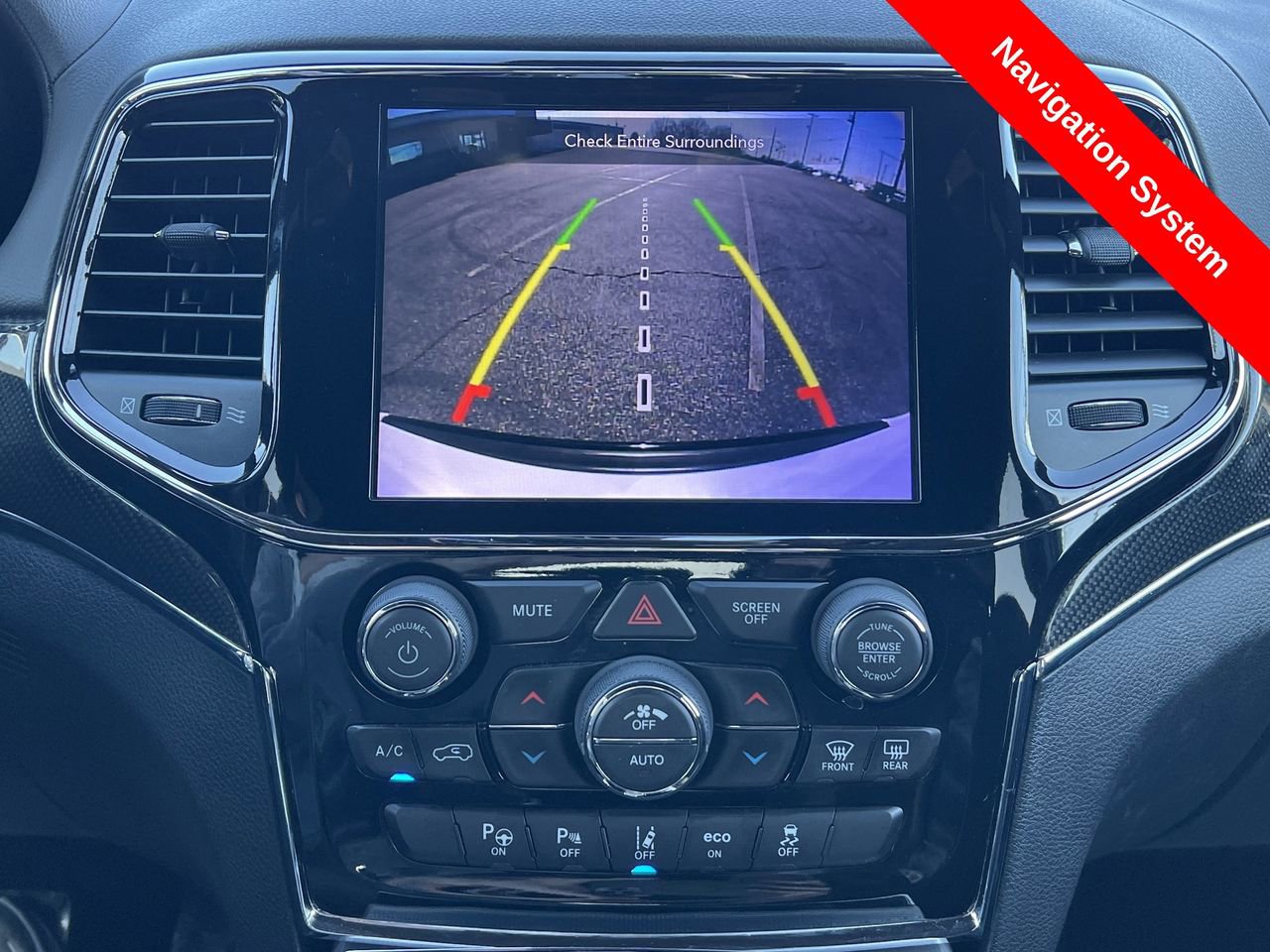 Used 2020 Jeep Grand Cherokee SRT image 4