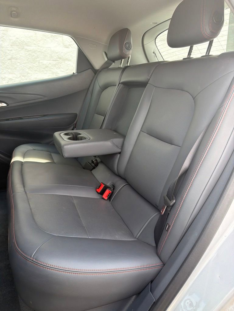 Used 2020 Chevrolet Bolt Premier FWD image 23