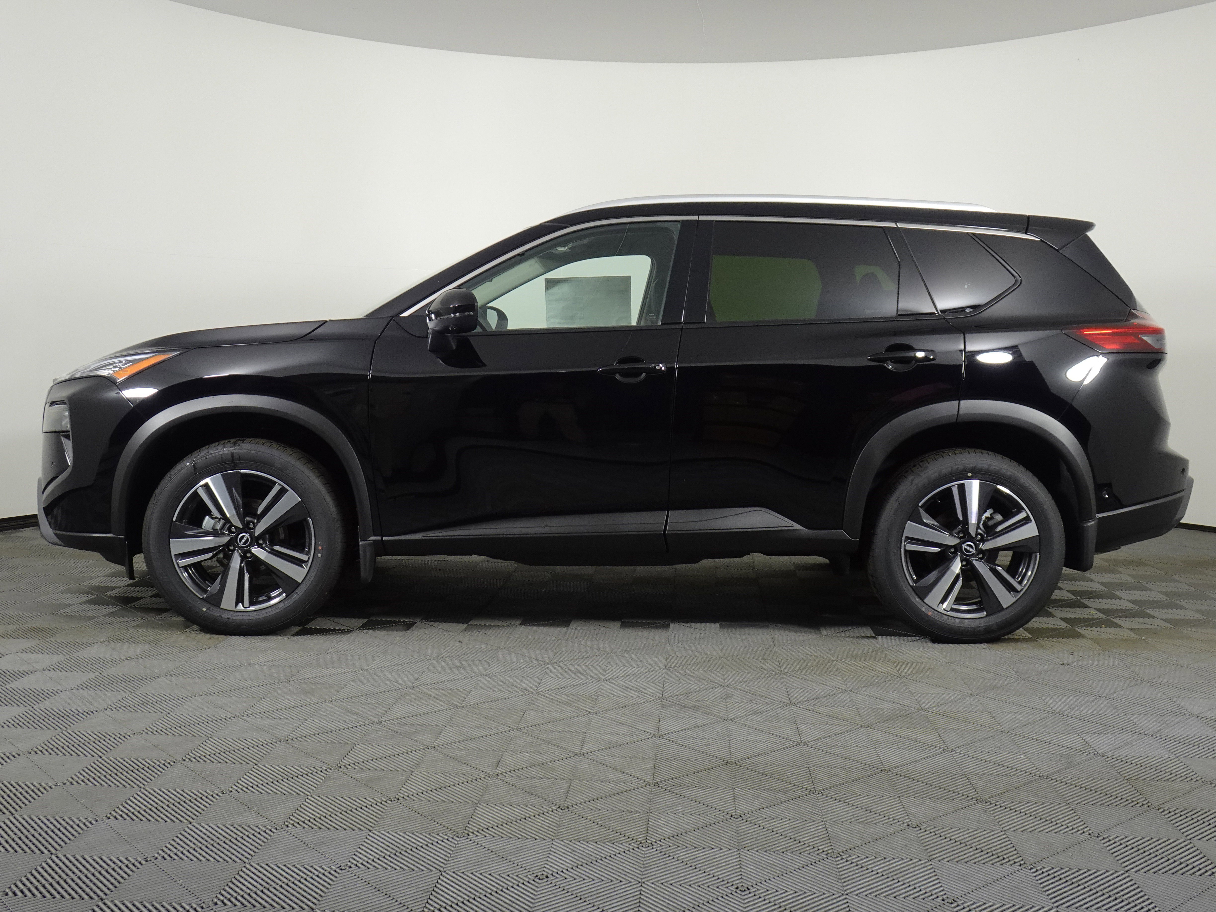 New 2025 Nissan Rogue SL image 15