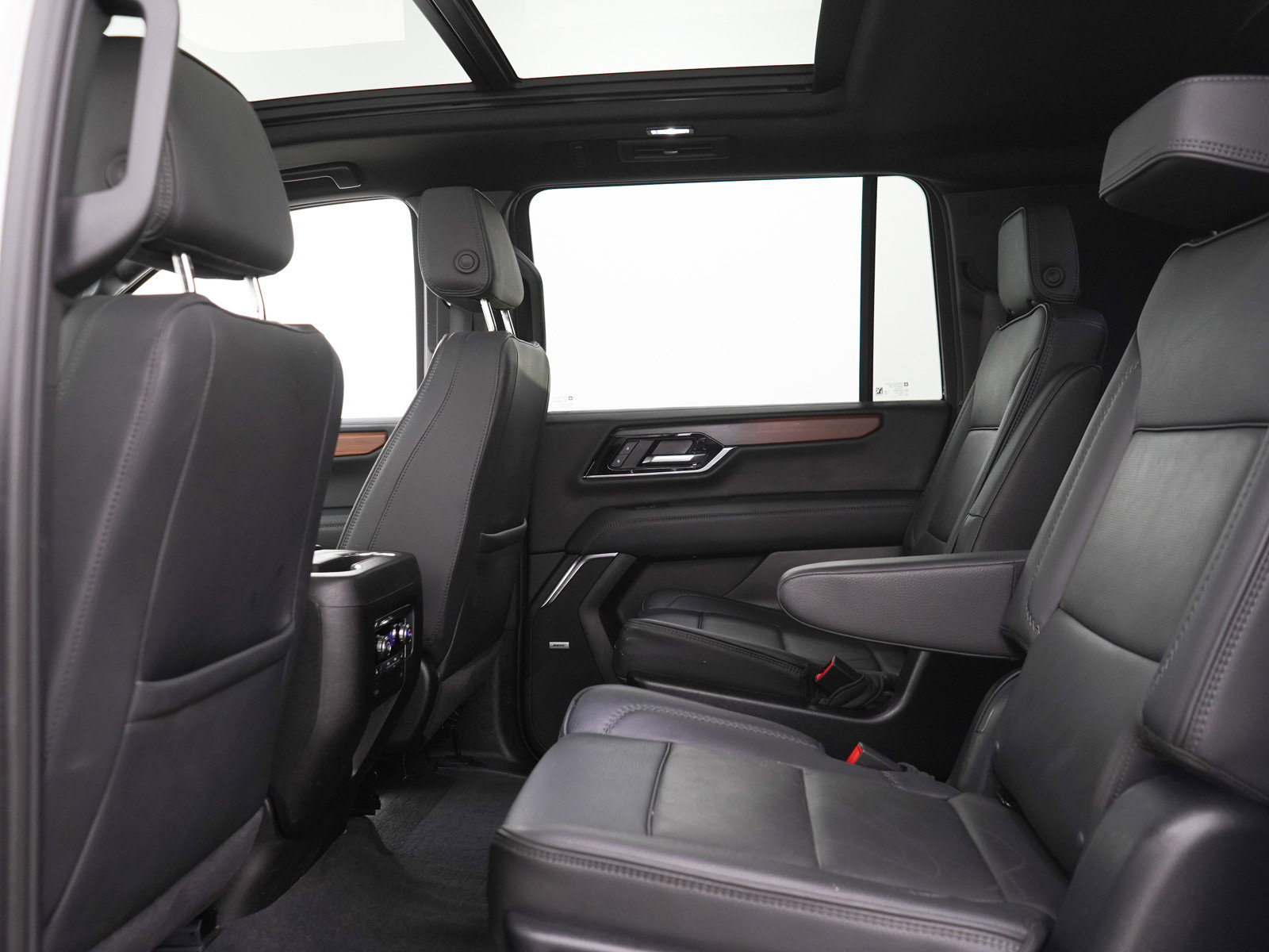Used 2025 GMC Yukon XL Denali w/ Sun & Power Step Package AWD/4WD image 20